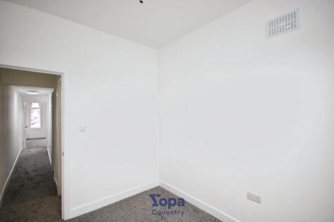 7a0140d0-Bed 203.JPG