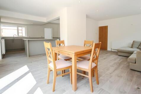 Living/kitchen/dining area