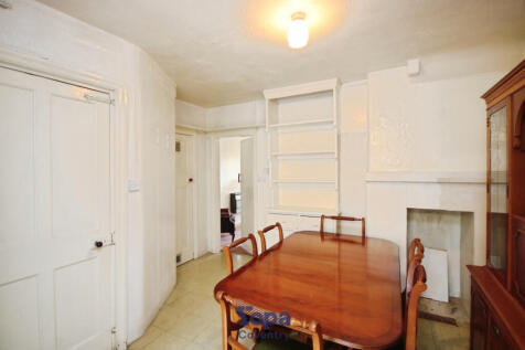 2008941d-Dining 20Room 202.JPG