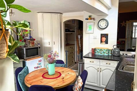 Kitchen from door