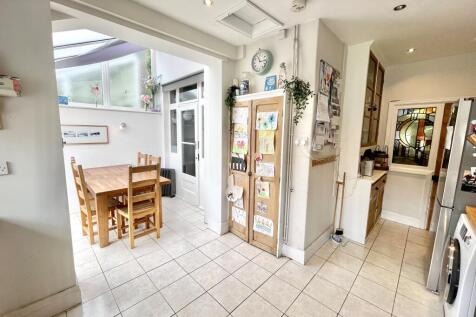 Kitchen/Dining