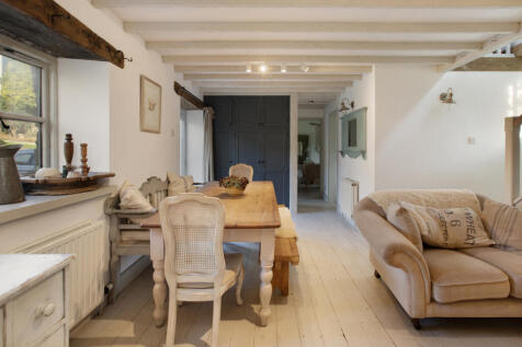 Dining room.