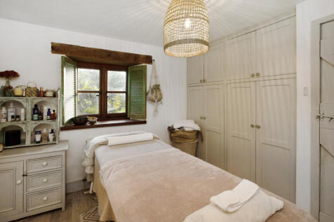 Bedroom....