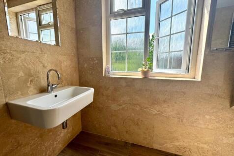Upstairs Bathroom