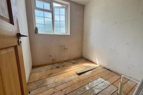 Bedroom Five / Bathroom