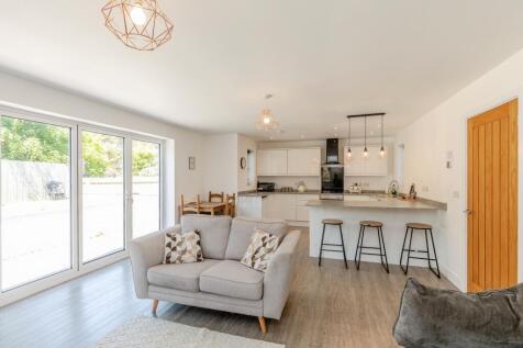 Kitchen / Living Room 2