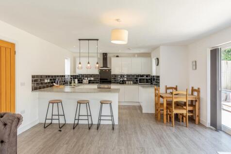 Kitchen / Living Room 2