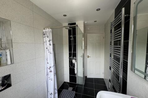 Shower room.JPG