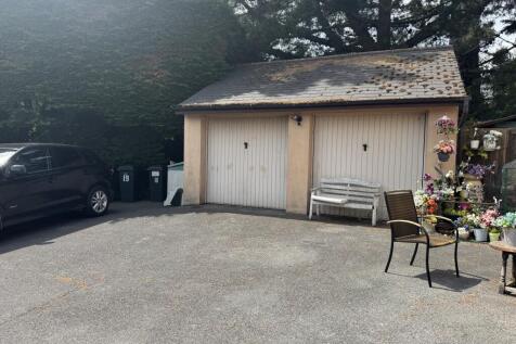 Garage.JPG