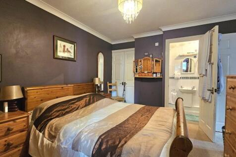 Bedroom &amp; Ensuite