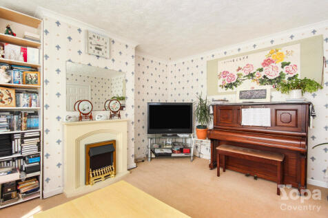 Living room 3