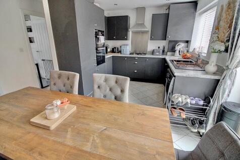 7. Dining Kitchen