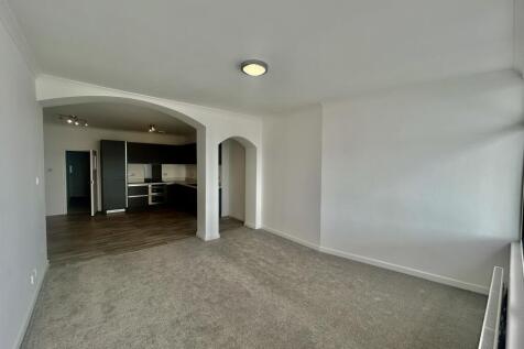 Lounge to Kitchen:Dining room .JPG