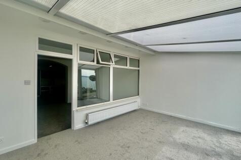 Sun Room to LoungeJPG.JPG