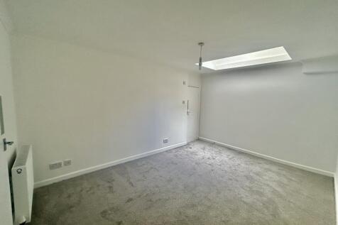 Bedroom Two Pic 2 .JPG
