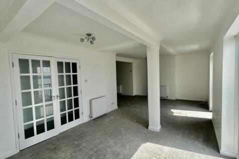 Lounge / Dining Room