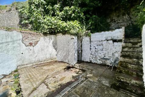 Courtyard Gsarden