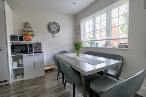 Kitchen Dining Area