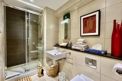 En-Suite Shower Room.JPG