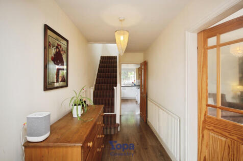 3d6fe328-Entrance 20Hall.JPG