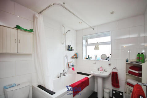 80d8bd97-Family 20Bathroom.JPG