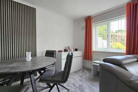 Lounge / dining room