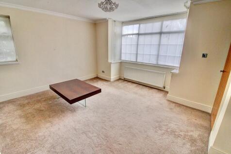 6. Lounge