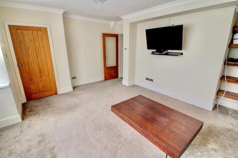 7. Lounge