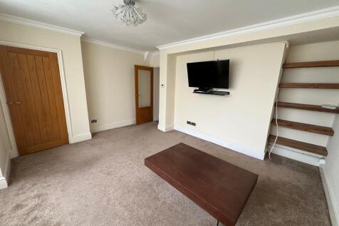 2. Lounge