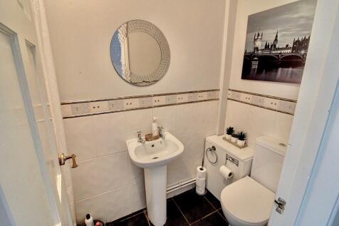 18. Shower Room