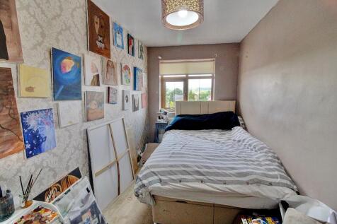 25. Bedroom 3
