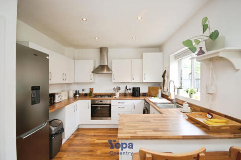 53dd46ab-Kitchen 203.JPG