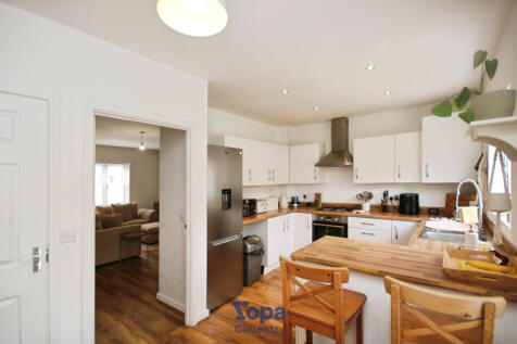30869e74-Kitchen 202.JPG