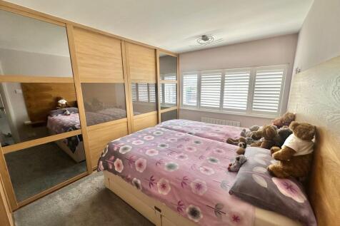 16. Bedroom 1