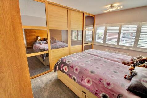 17. Bedroom 1