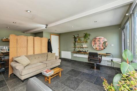Garden Office with WC