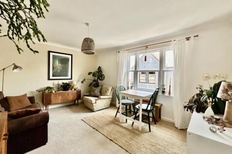 Lounge Dining Room