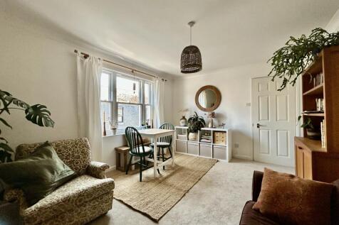Lounge Dining Room..