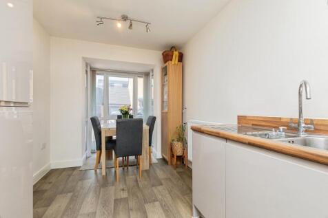 Kitchen/Dining Area