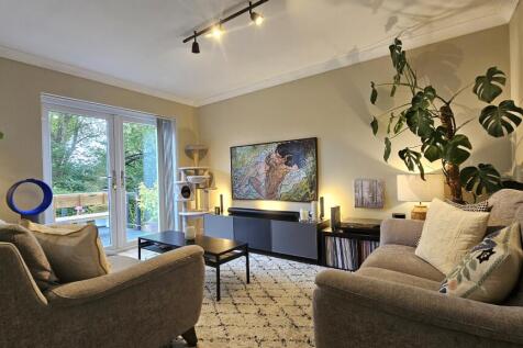 Lounge / Dining room