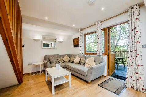 SITTING ROOM AREA