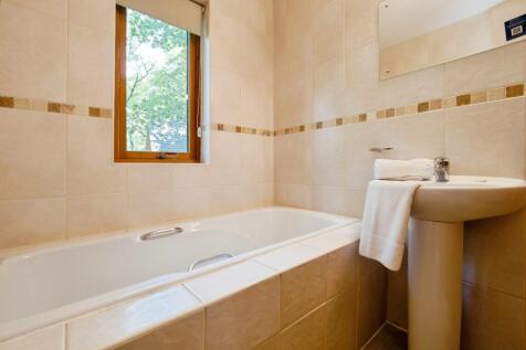 BATHROOM 2