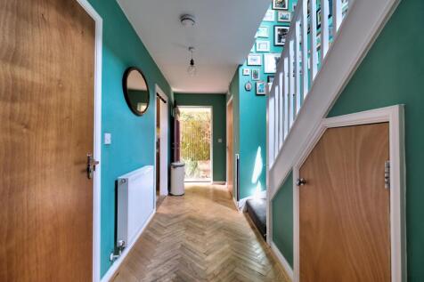 Entrance Hall to Front Door