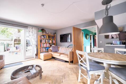 Lounge 3