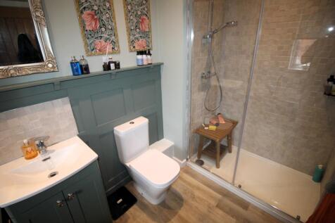 En Suite Bathroom
