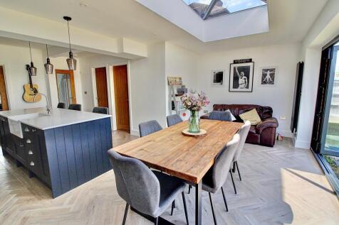 8. Living Dining Kitchen