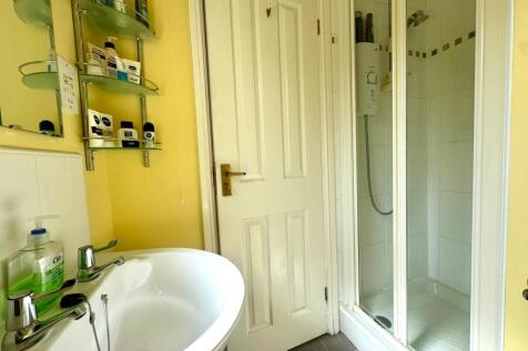 Bedroom 1 Ensuite