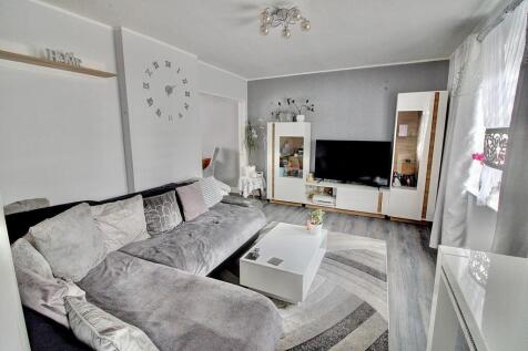 2. Lounge