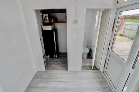 13. Rear Lobby, Utility, w.c.
