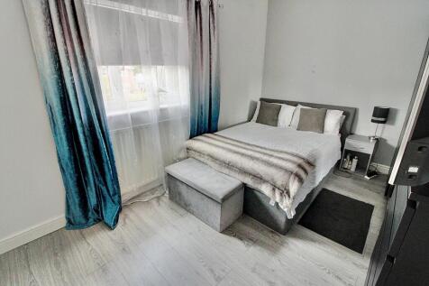 15. Bedroom 1